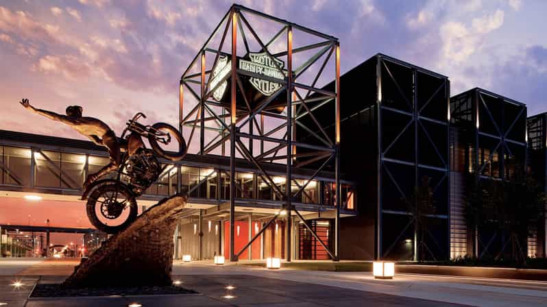 Chicago: Milwaukee Harley-Davidson Museum & Brewery Day Tour - Milwaukee Public Market Experience