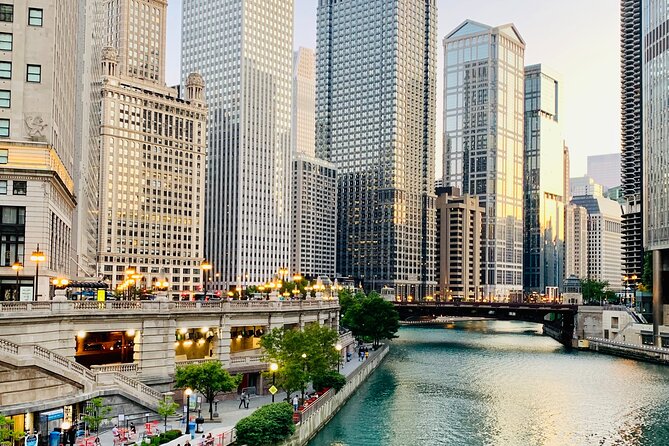 Chicago Mobs and Haunts Walking Tour - Tour Accessibility