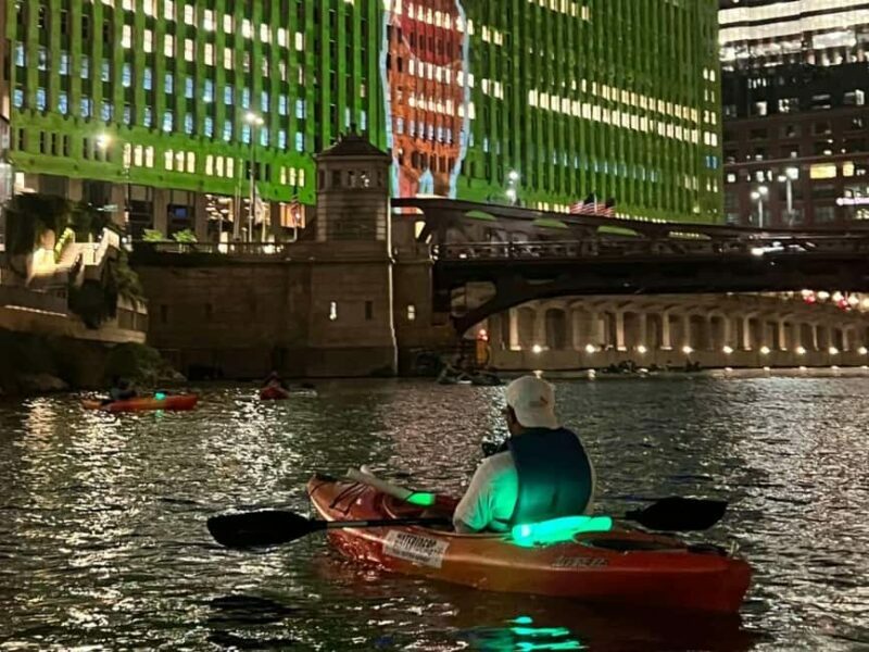 Chicago: Moonlight Paddle Tour on the Chicago River - An Honest Look at the Chicago Moonlight Paddle Tour