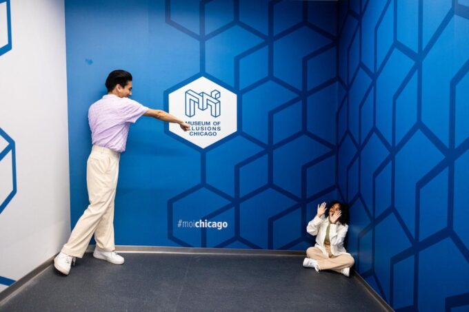 Chicago: Museum of Illusions Timed Entrance Ticket - Interactive and Educational Experiences
