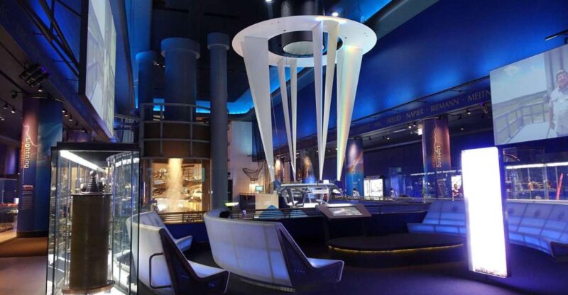 Chicago: Museum of Science & Industry Ticket & In-App Tour - Exhibits and Interactive Experiences