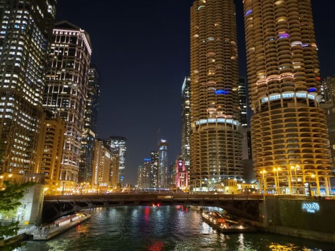 Chicago River: 1.5-Hour Guided Architecture Cruise - Age Restrictions and Accessibility