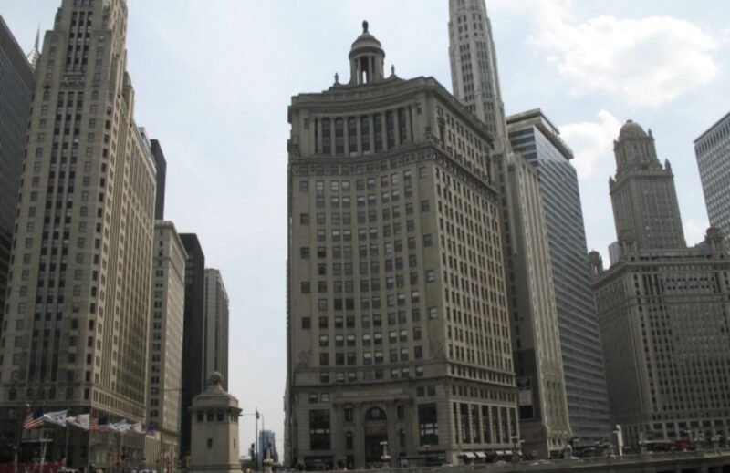Chicago River: 1.5-Hour Guided Architecture Riverboat Tour - Onboard Amenities