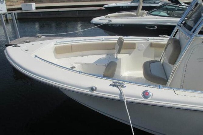 Chicago River 2-Hour Private Cruise for 6 People With Captain - Meeting and Pickup Location