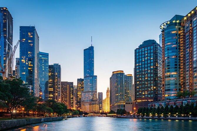 Chicago River 2-Hour Private Cruise for 6 People With Captain - Nearby Attractions and Activities
