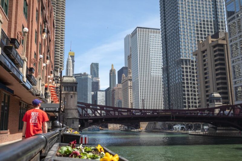 Chicago River Architecture and History by Private Boat Tour - Tour Itinerary