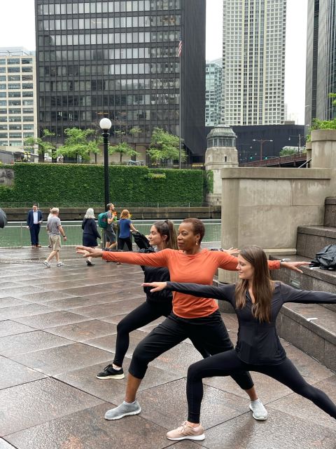 Chicago River Yoga Walk - Group Size and Language