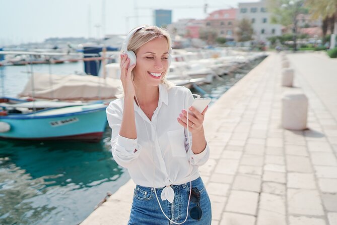 Chicago Riverwalk Self-Guided Walking Tour - Flexible Experience
