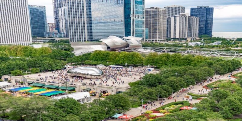 Chicago: Small Group Walking Tour With Skydeck and Boat - Itinerary Highlights
