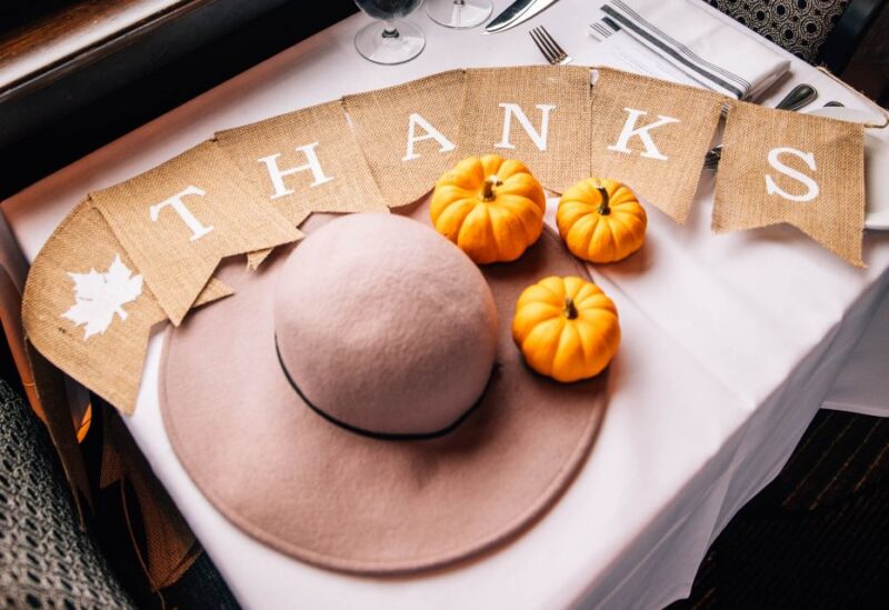 Chicago: Thanksgiving Gourmet Lunch Cruise on Chicago River - Dress Code