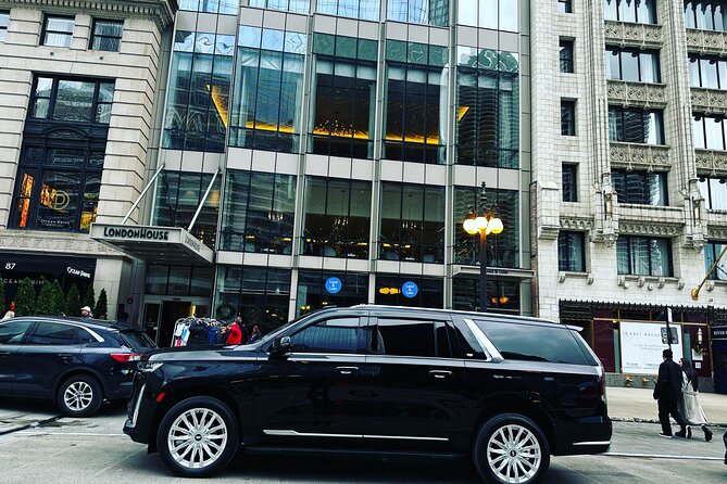 Chicago Top Executive Limo Service- Chauffeur Service - Vehicle Features