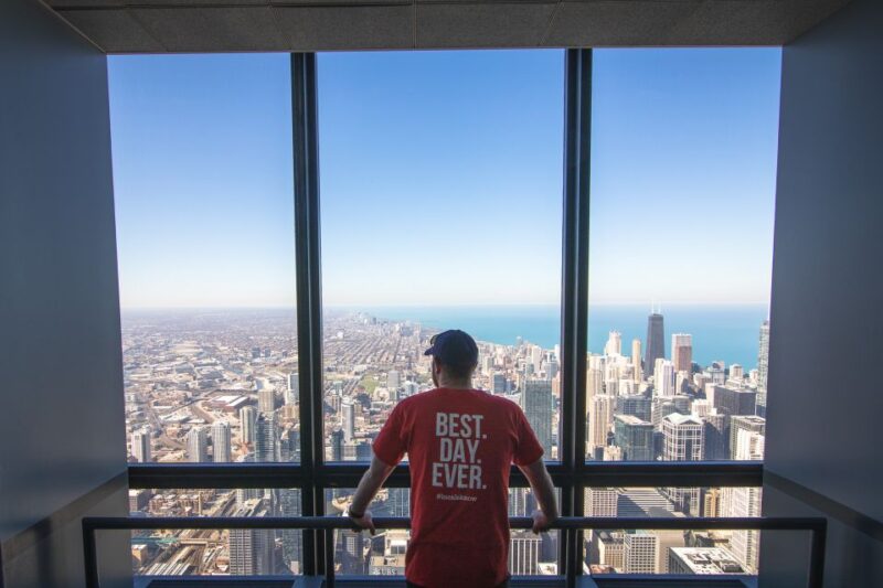 Chicago TV & Movie Locations Walking Tour - Key Points