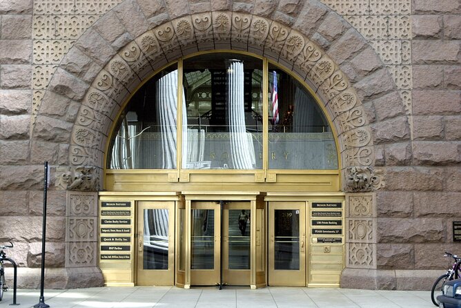 Chicago Walking Tour: Art Deco Skyscrapers Loop - Exploring Art Deco Landmarks