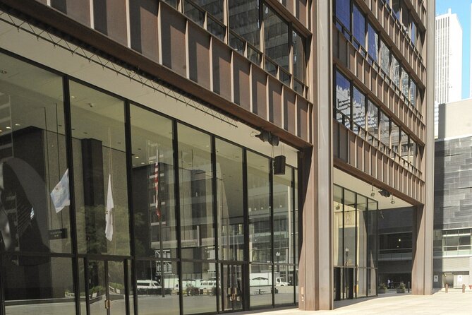 Chicago Walking Tour: Connecting Past and Present - Exploring the Wrigley Building and Marina City