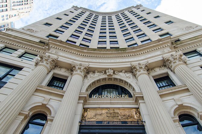 Chicago Walking Tour: Connecting Past and Present - Narration by a Professional and Certified Guide