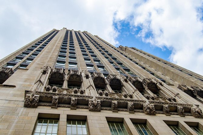 Chicago Walking Tour: The Magnificent Mile - Meeting Point and Transportation