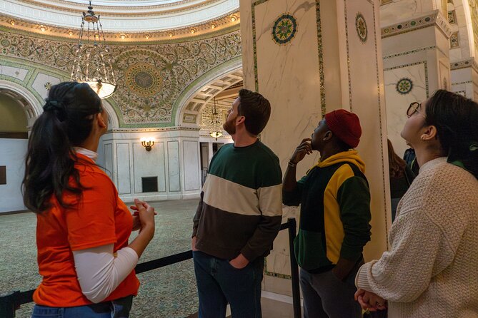 Chicago Winter Loop Walking Tour With Indoor Stops - Meeting and End Points