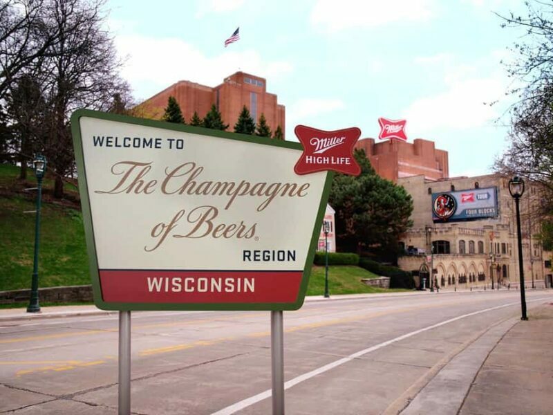 Chicago:Milwaukee City Highlights Day Trip with Brewery Tour - Special Foliage Itinerary (During Fall)