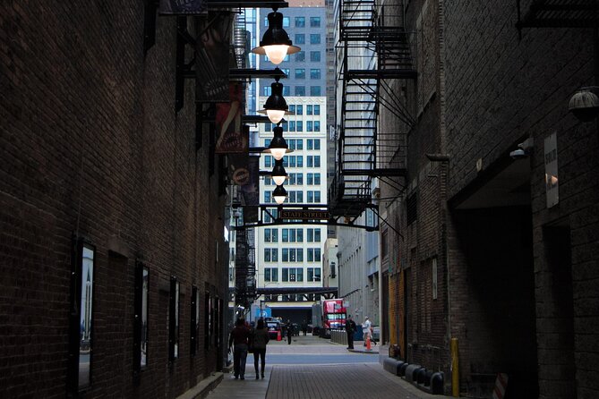 Chicagos Dark Side Self-Guided Smartphone Walking Tour - Exploring the Congress Plaza Hotel