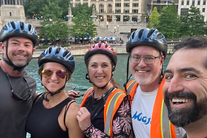 Chicagos Ultimate City Bike Tour - Sights Along the Way