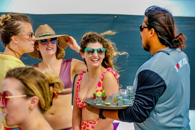 ChicaVIP 55 Luxury Yacht Puerto Vallarta [All Inclusive] - Snacks and Drinks