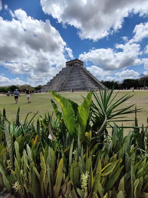 Chichén Itzá Adventure: Tour with Guides,Buffet & Cenote - What Travelers Can Expect