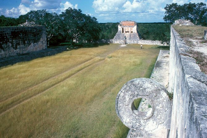 Chichen Itza Basic Tour: Sacred Cenote, Lunch, and Valladolid - Exploring the Sacred Cenote