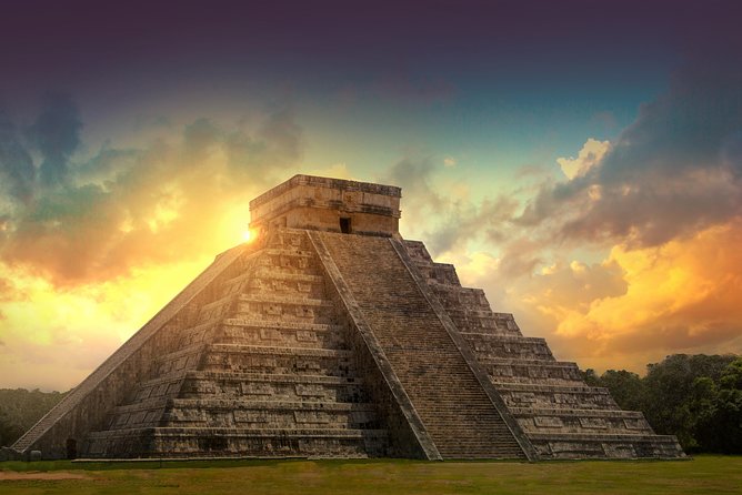 Chichen Itza Early Access & Catamaran to Isla Mujeres - Dining and Refreshments