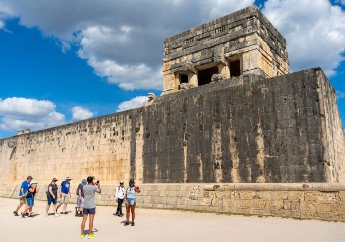 Chichen Itza: Full-day Tour to the Ruins, Valladolid, Cenote - Exploring Chichen Itzas Wonders