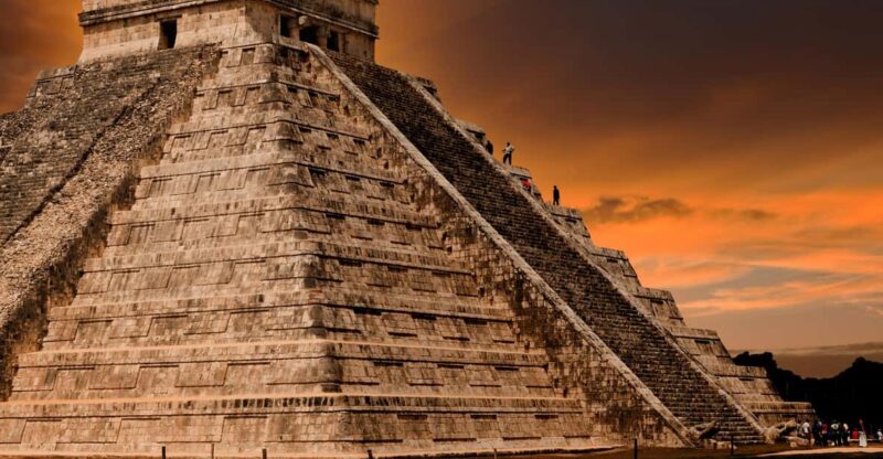 Chichen Itza Full Day Tour With Open Bar in Bus - Luxury Bus Features