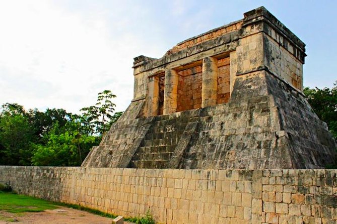 Chichen Itza the Mayan Wonder Tour From Cancun and Riviera Maya - Discovering the Colonial Town of Valladolid