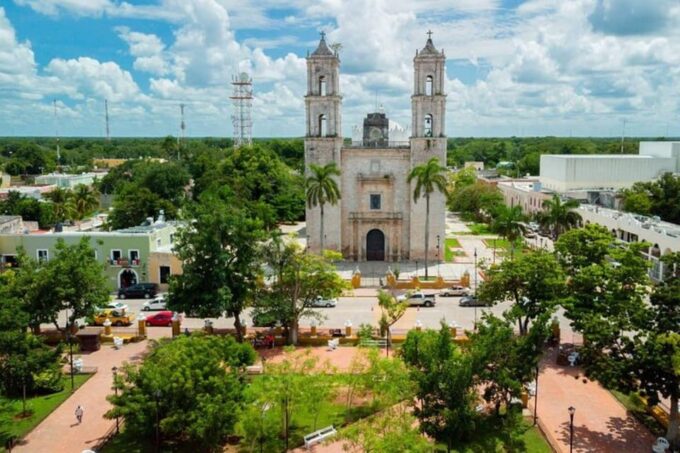 Chichen Itza: Tour to One of the Seven Wonders of the World - Yucatecan Cuisine Experience