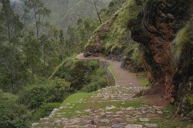 Chinchero Sacred Valley Premiun Hike & Machupicchu 3d-2n - Day 1: Cusco to Chinchero and Urquillos