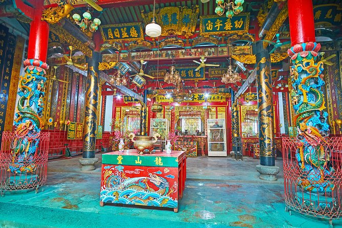 Chinese Heritage Cultural Immersion Tour - Tour Capacity