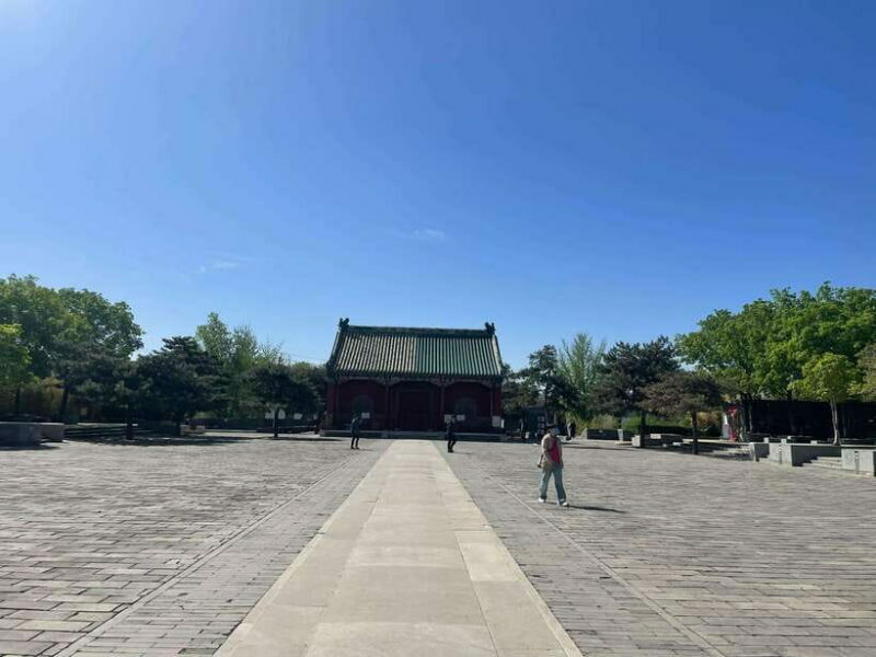 Chinese Kungfu class in old temple beside Forbidden Ci - Key Points