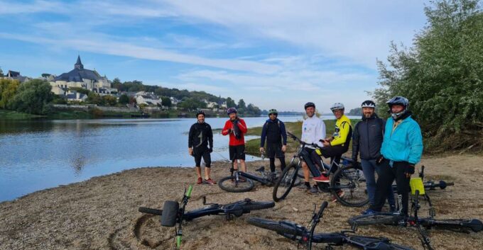 Chinon: Bicycle Tour of Saumur Wineries With Picnic Lunch - Bouvet Ladubay Sparkling Winery