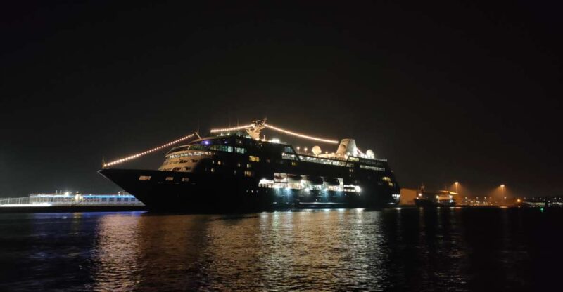 Chioggia: Canals Boat Tour and Take Picture of Cruise Ship - Experience Highlights
