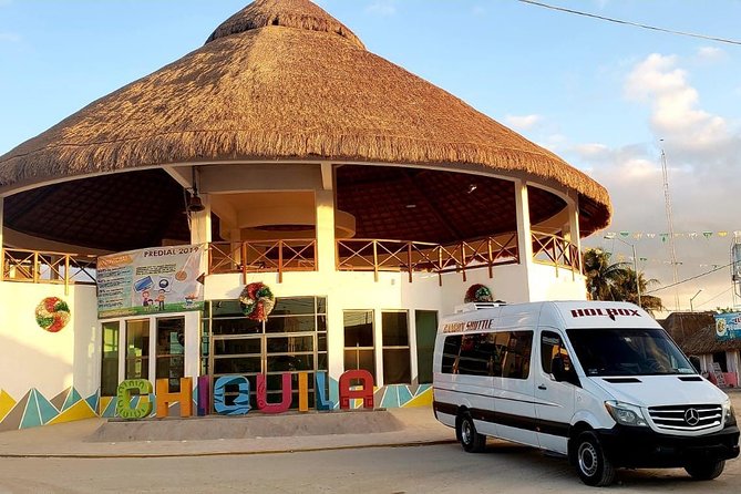 Chiquila Cancun Downtown Shuttle - Vehicle and Amenities