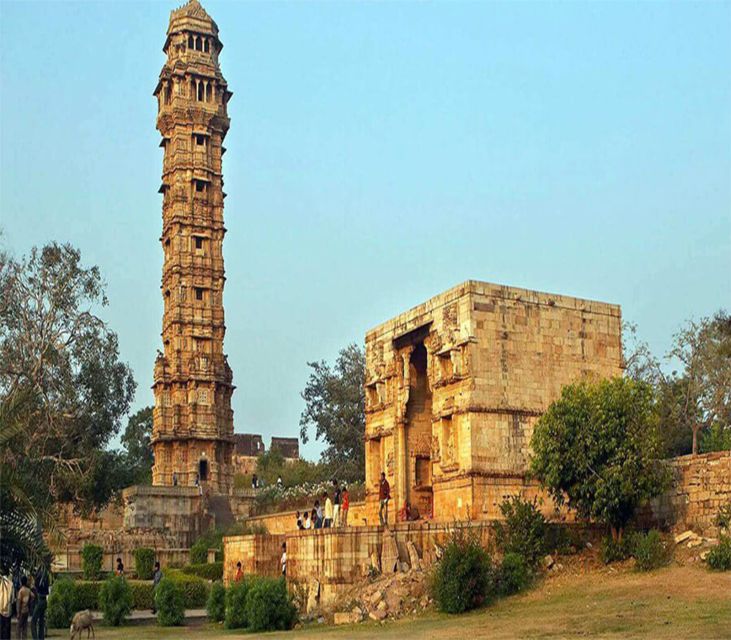 Chittorgarh: Private Day Tour With Lunch - Chittorgarh Fort
