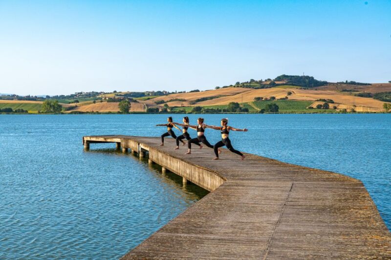 Chiusi: Yoga Lesson and Picnic on the Shore of Chiusi Lake - Key Points