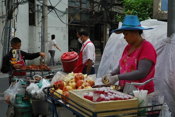 CHOB Bangkok Walking Tour (Talking + Walking + Eating) - Live Commentary by Guide