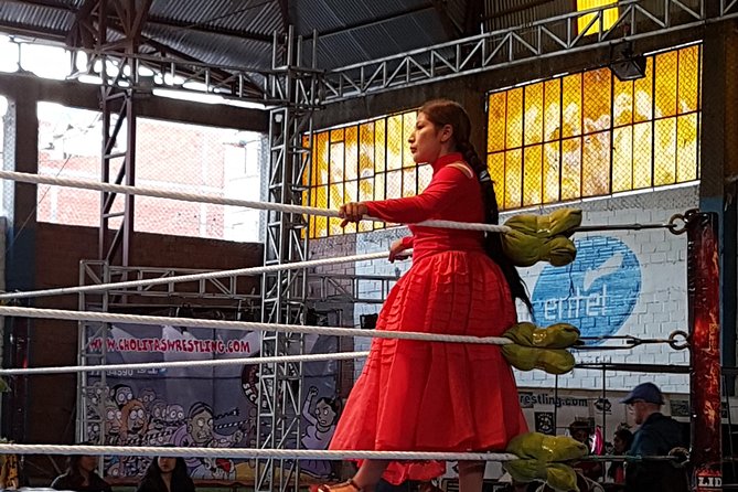 Cholitas Wrestling - Key Points