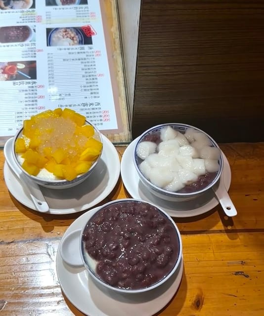 ChongQing: City Night Cruise and Local Snacks Tour - Key Points