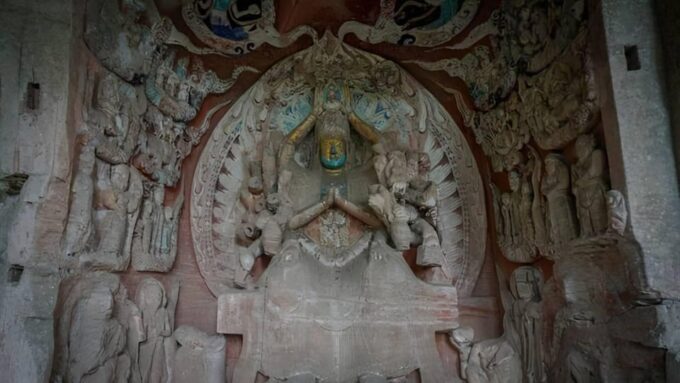 Chongqing: Dazu Rock Carvings One-Day Cultural Trip (No Car) - Live Tour Guide Service