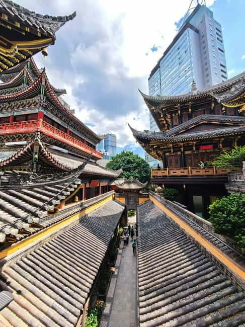 Chongqing: Trendy Spots, Cableway & Ferry Private Tour - A Closer Look at the Itinerary