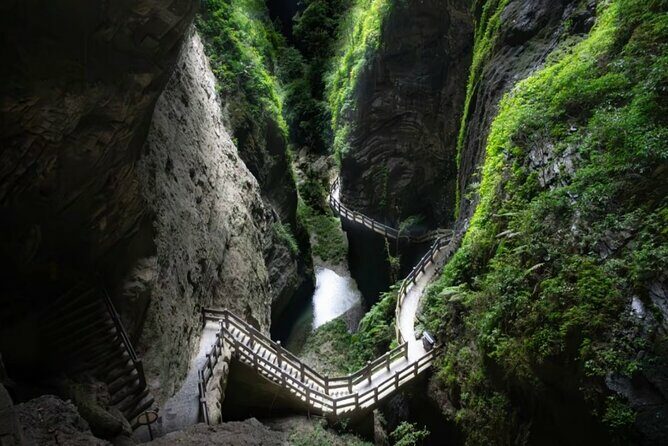 Chongqing Wulong Private Day Tour:Three Bridges&Longshuixia Gorge - A More Detailed Look at the Wulong Experience