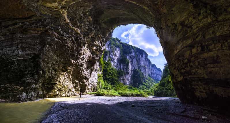 Chongqing: Wulong Three Bridge & Longshuixia Fissure Gorge - Three Natural Bridges