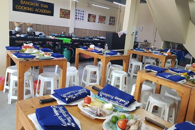 Choose 5 Dishes: Half-Day Cooking Class in Sukhumvit With Market Tour - Class Details and Policies