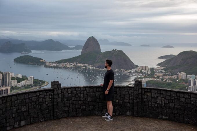 Christ Redeemer & Sugarloaf With a Private Photographer - Accessibility and Group Size