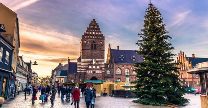 Christmas Charms of Roskilde - Private Walking Tour - Roskilde Cathedral